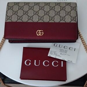 BNWT Gucci Burgundy and Gold Chain Wallet